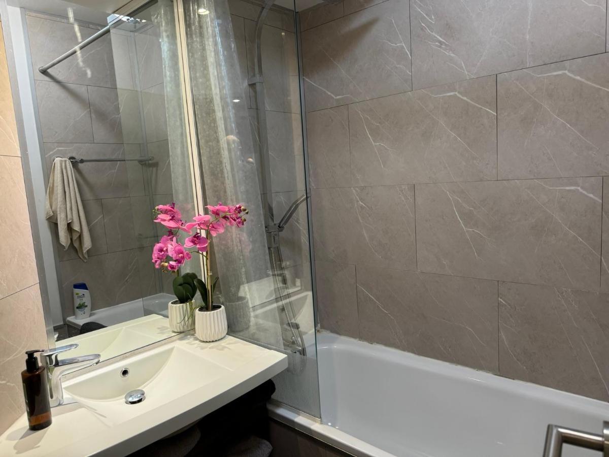 Altamira Aparthotel Issy-les-Moulineaux Bagian luar foto